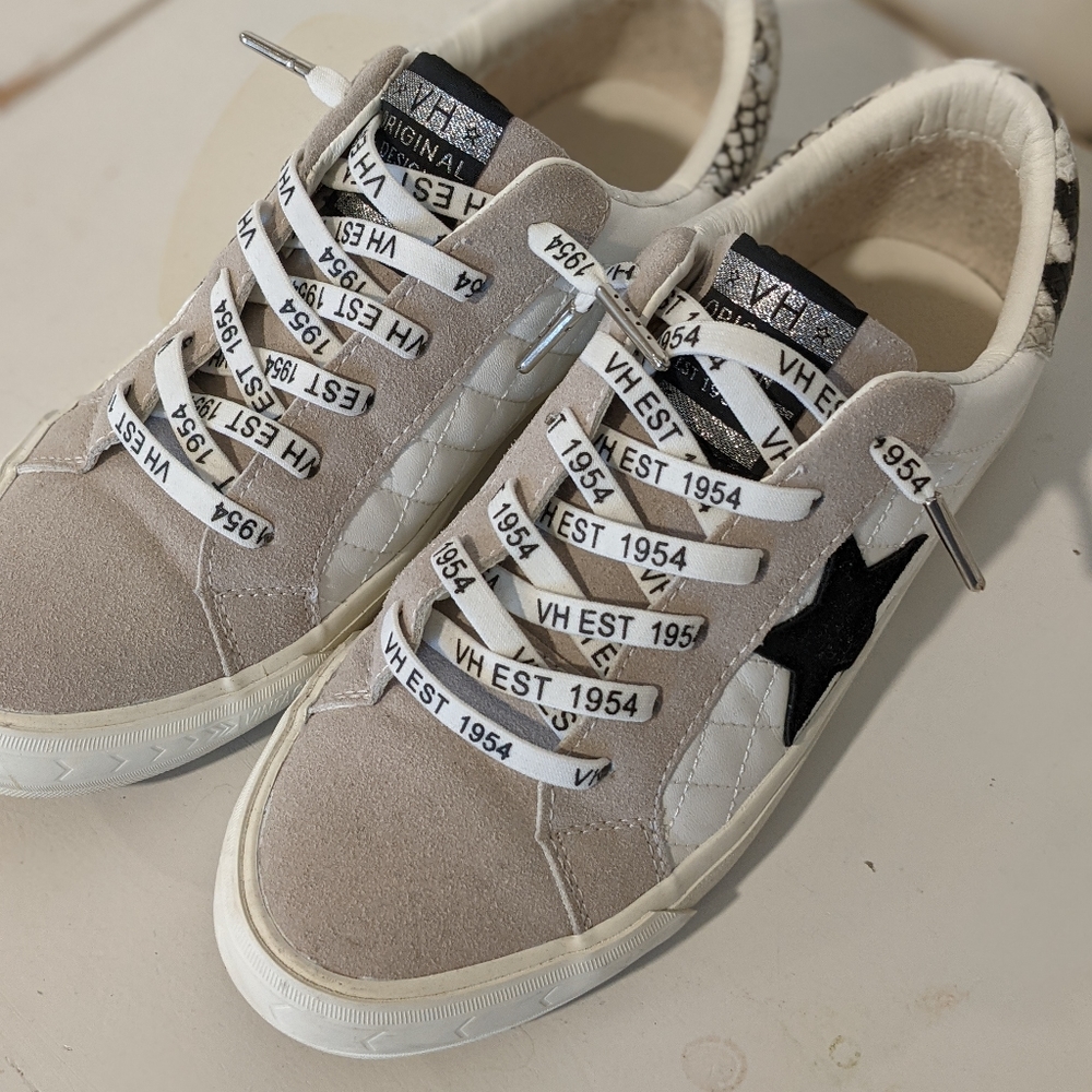 Vintage Havana star sneakers